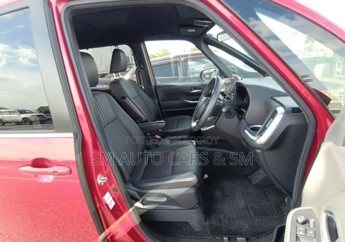 Toyota Noah 2022 Red