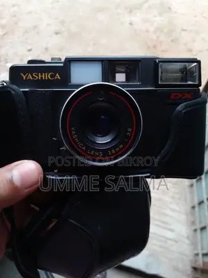 Yashica MF-2 Super Is a Simple, Lightweight 35mm Camera