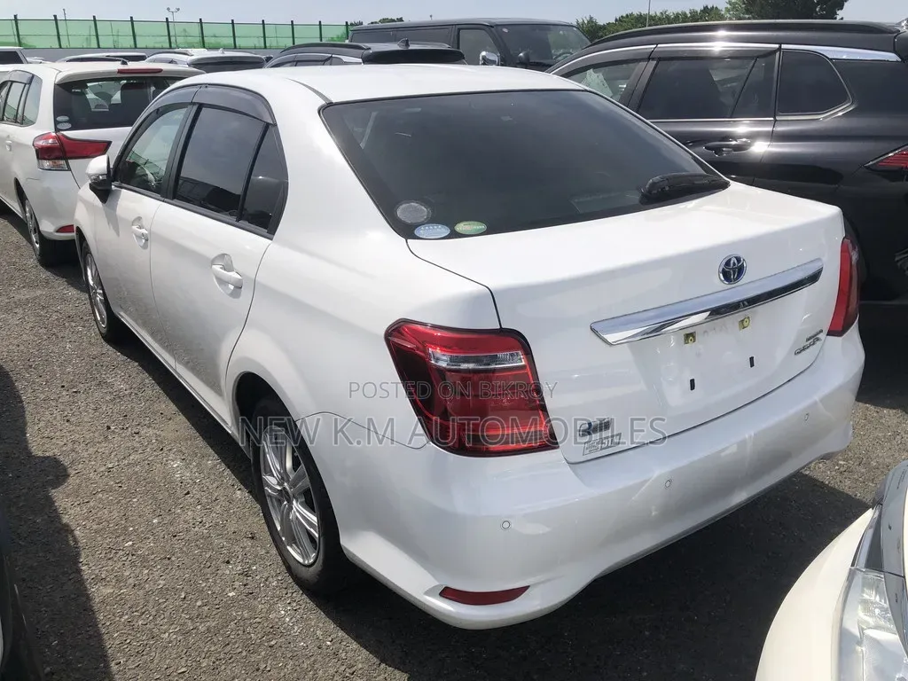 Toyota Axio 2021 White