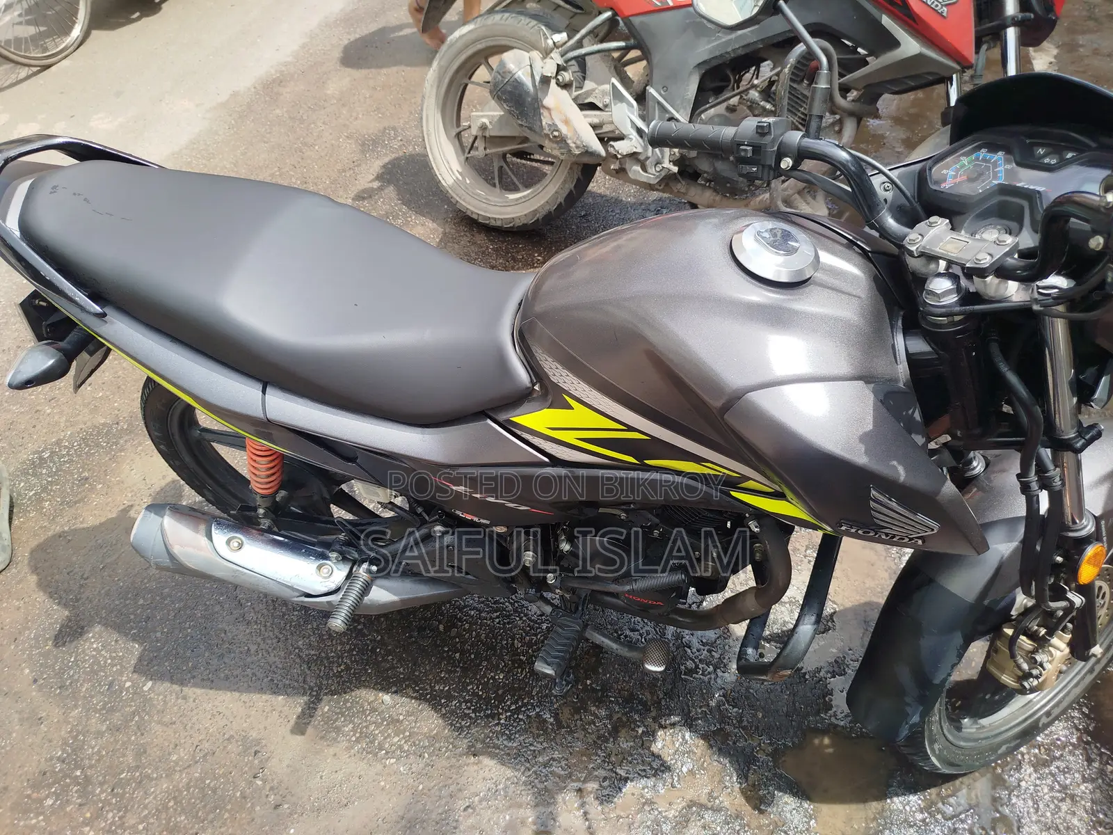 Honda Livo 2023 Gray