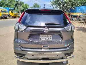 Nissan X-Trail 2016 Gray