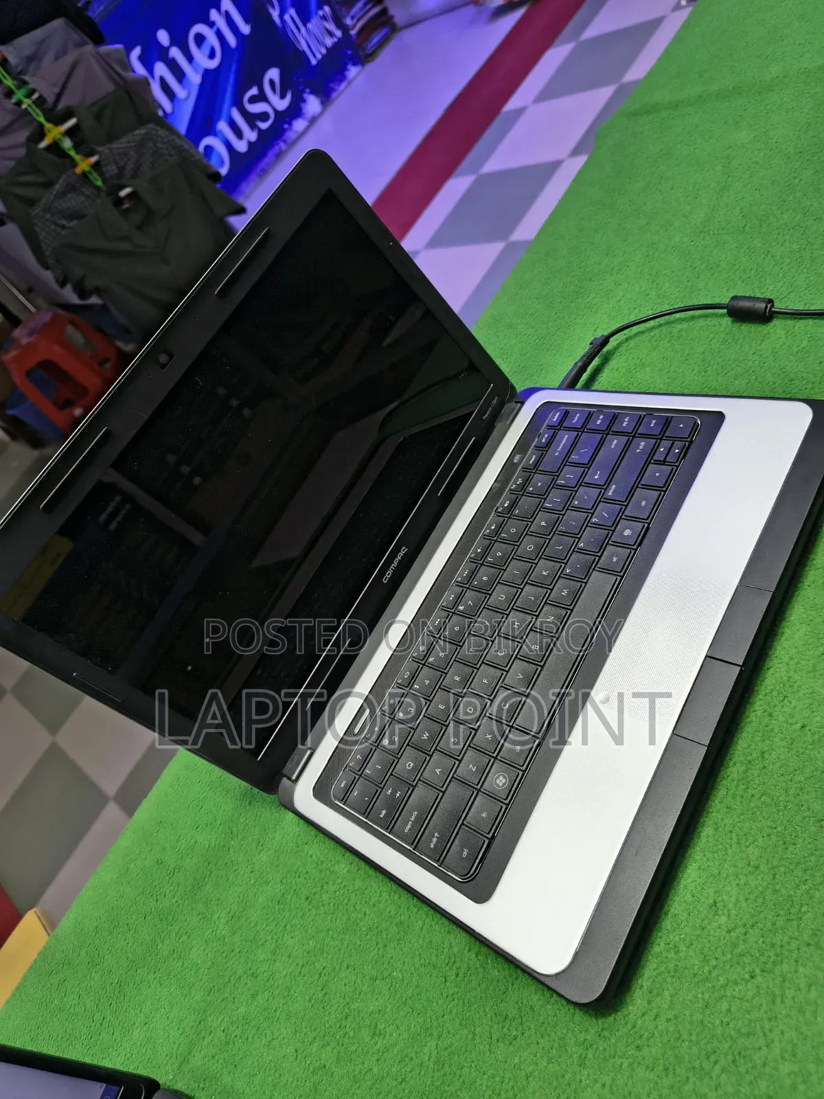 Laptop HP Compaq Presario CQ43 4GB Intel Core i5 HDD 320GB