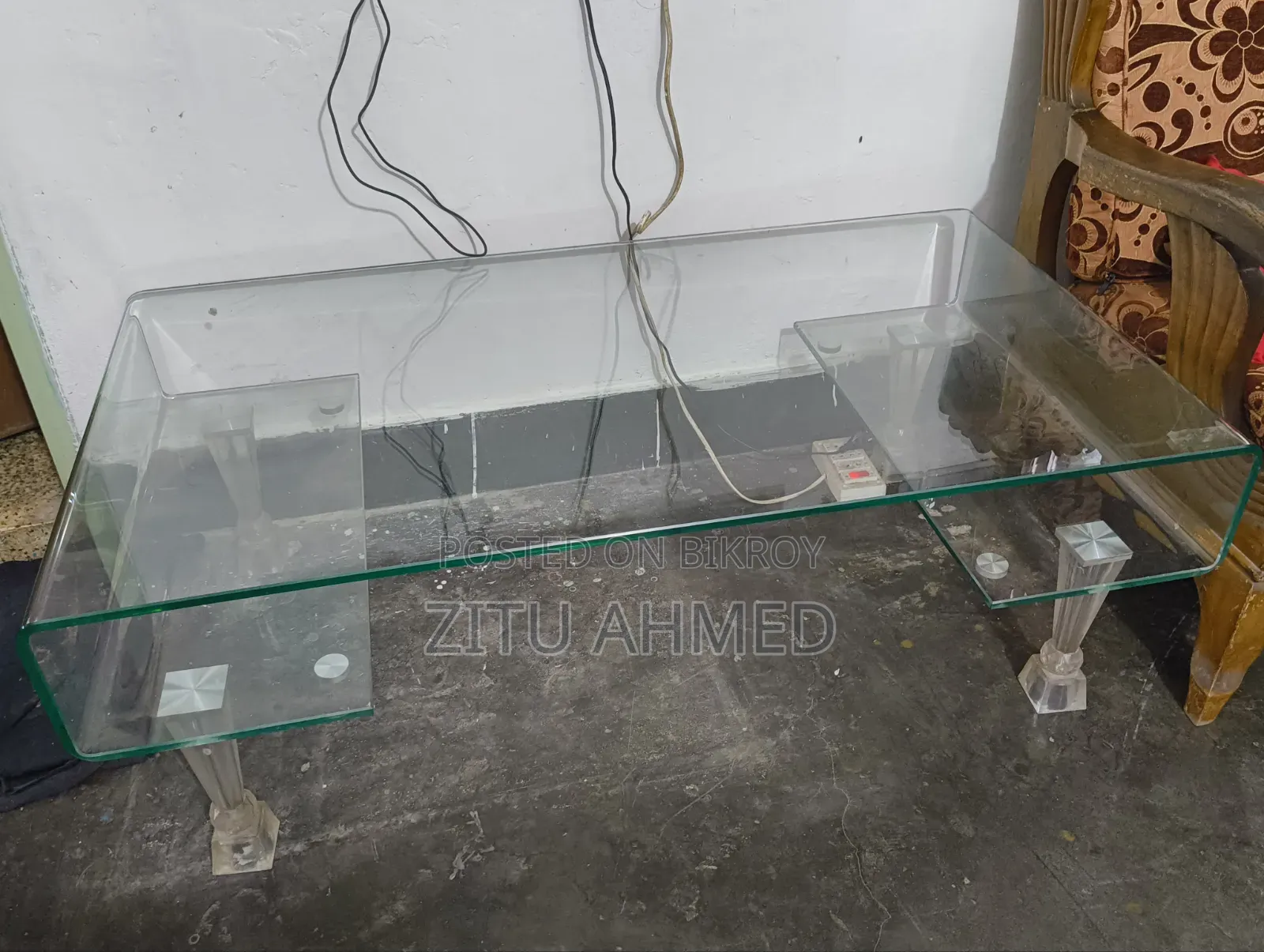 Stylish Center Glass Table for Sale – Good Condition