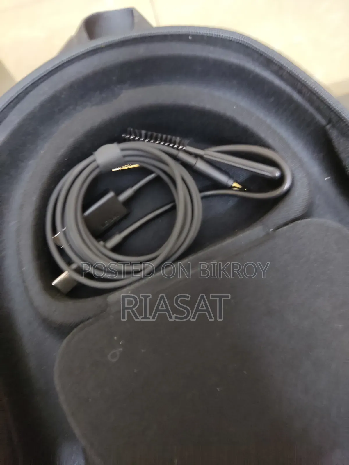 Sony WH-1000XM5 Wireless Noise-Canceling Headphones With Original Case