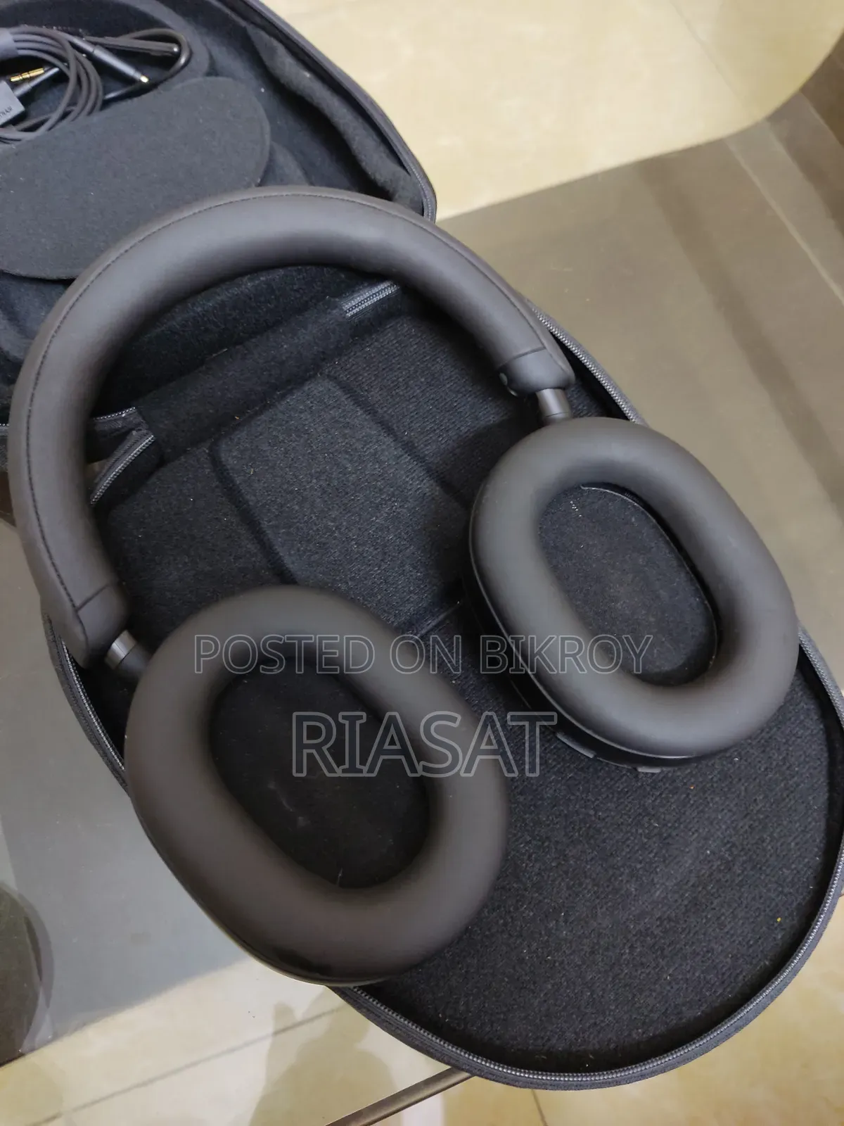 Sony WH-1000XM5 Wireless Noise-Canceling Headphones With Original Case