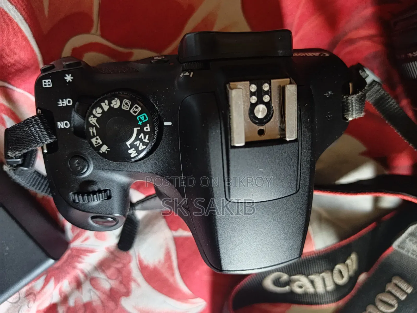 Canon 1300D.