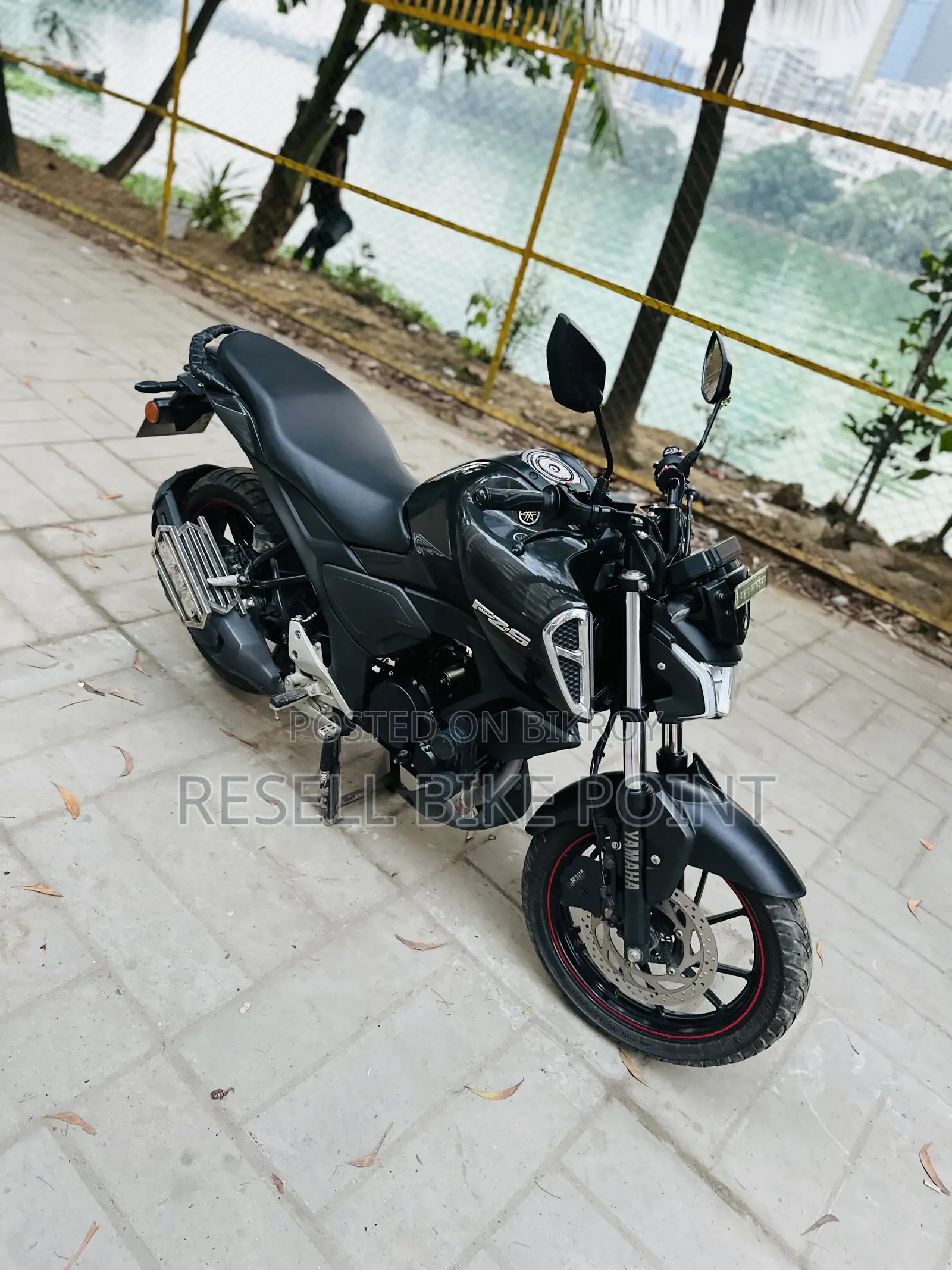 Yamaha FZS V4 2025 Black