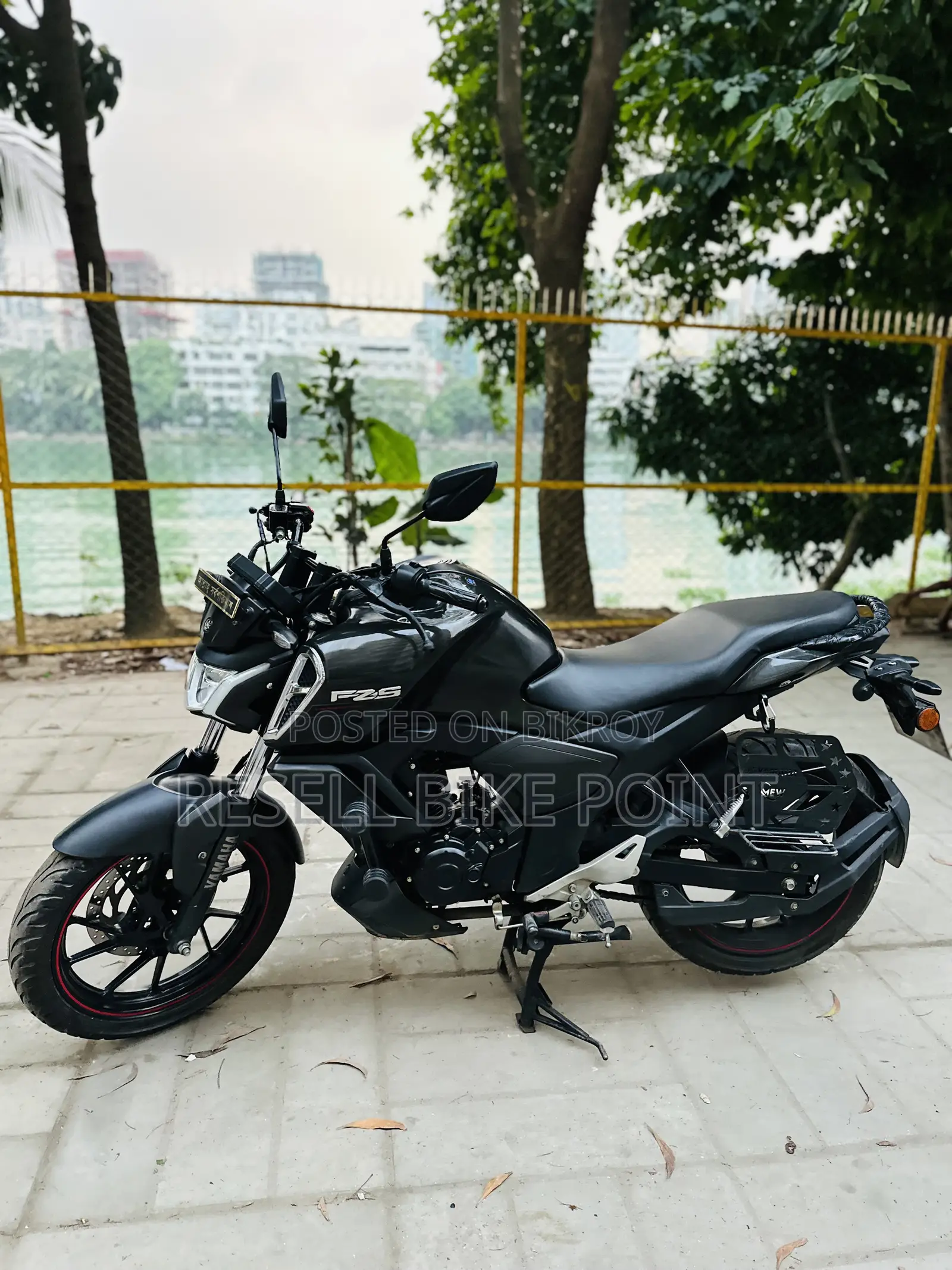 Yamaha FZS V4 2025 Black