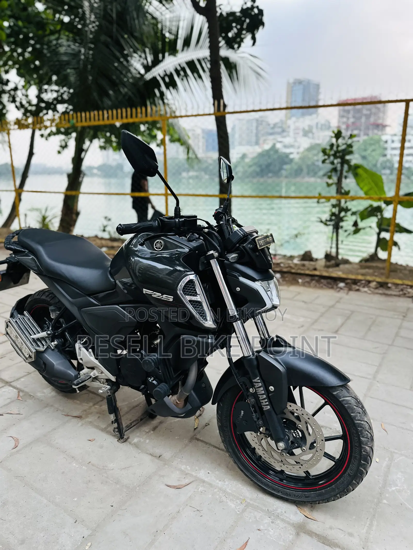 Yamaha FZS V4 2025 Black