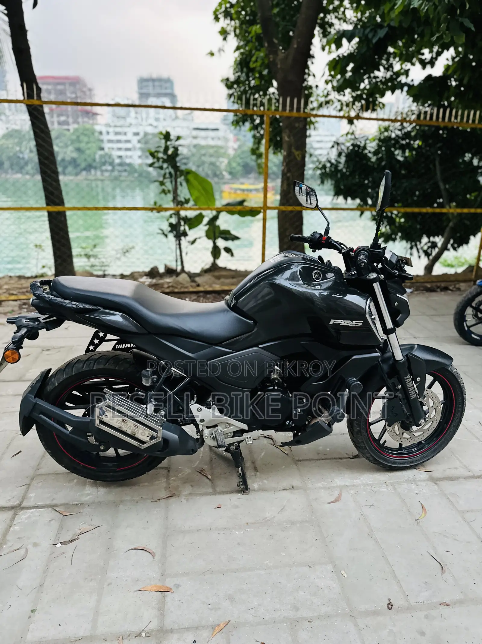 Yamaha FZS V4 2025 Black