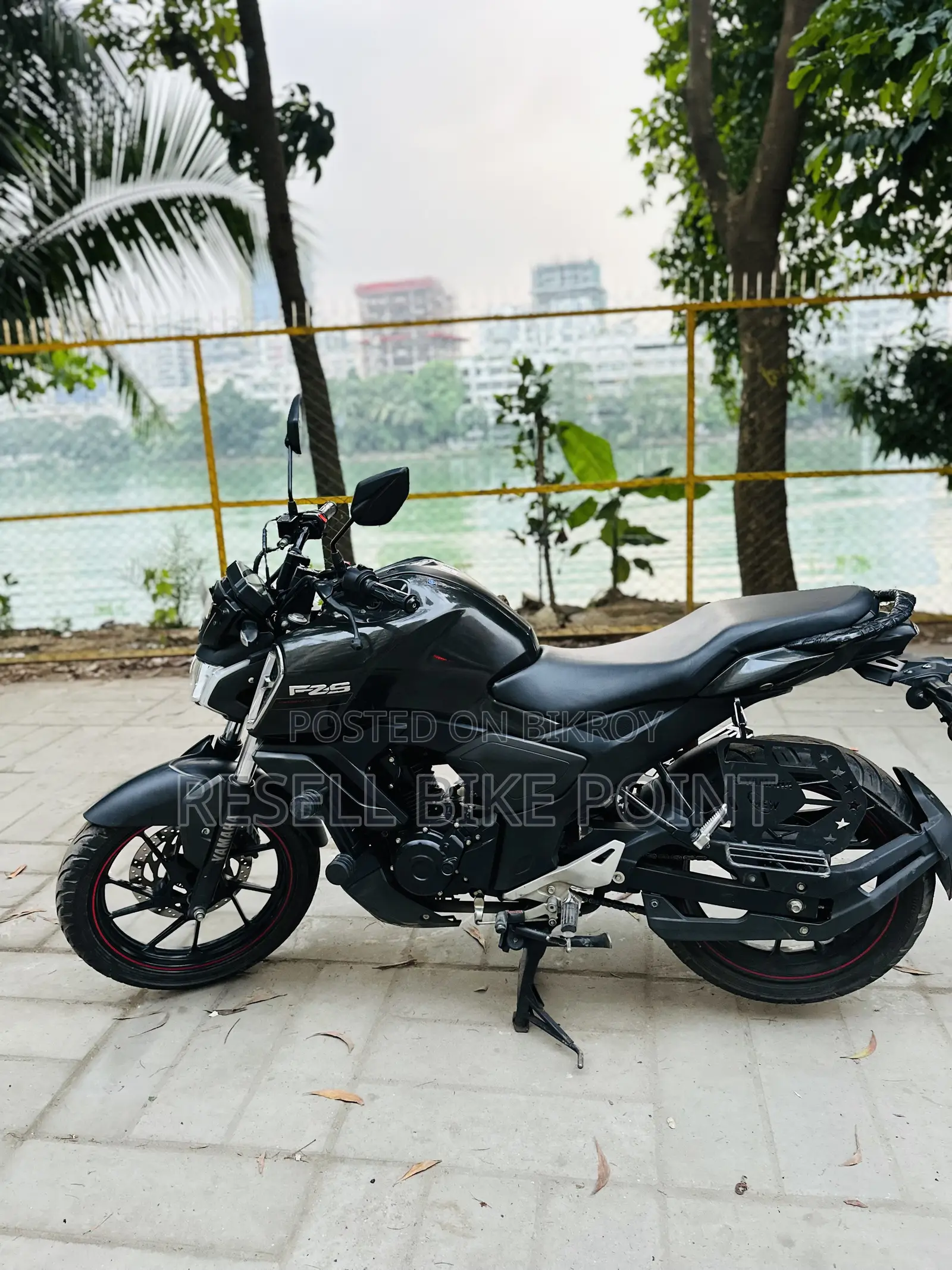 Yamaha FZS V4 2025 Black