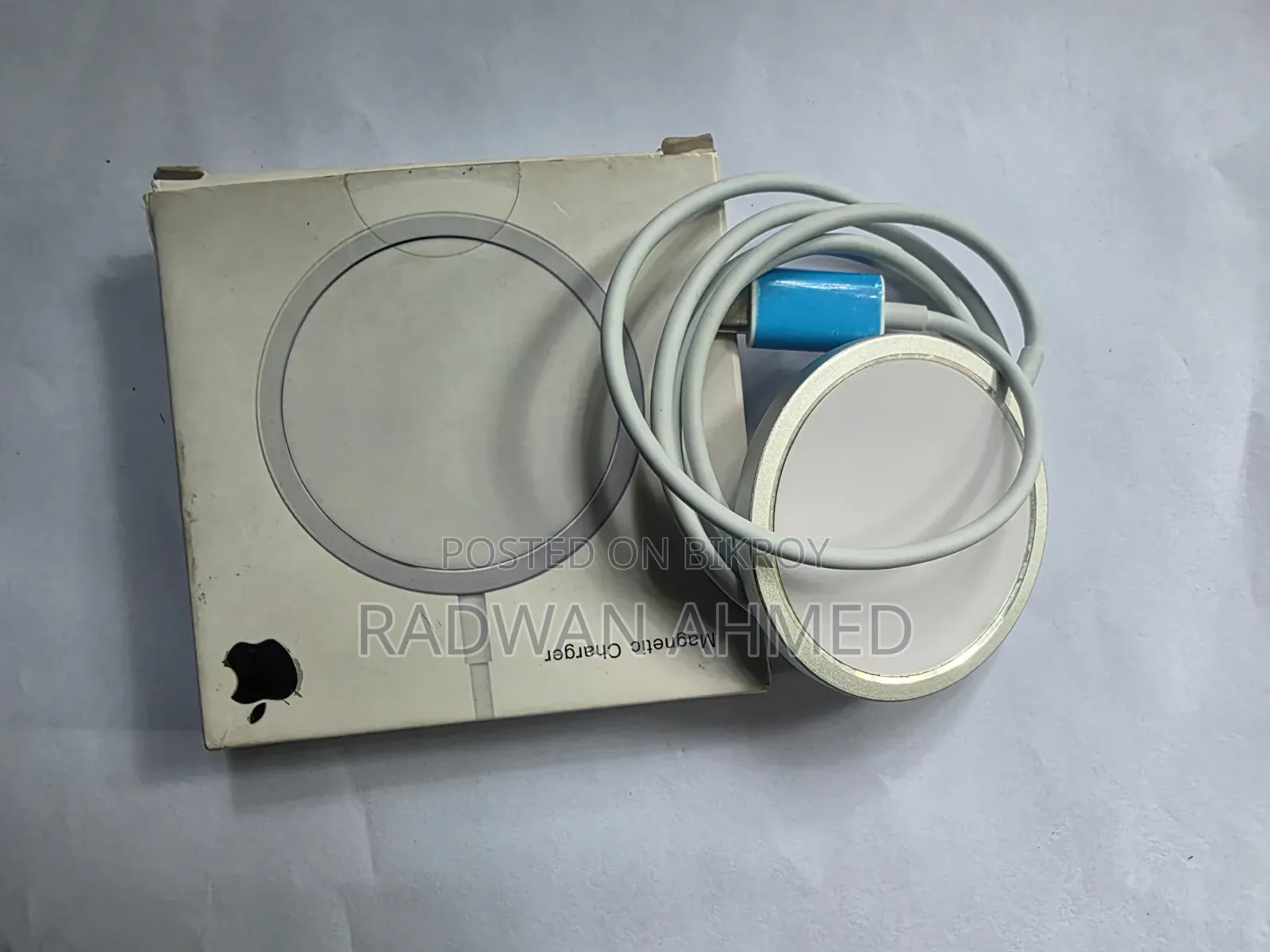 Apple MagSafe Charger + Apple 20W USB-C Adapter