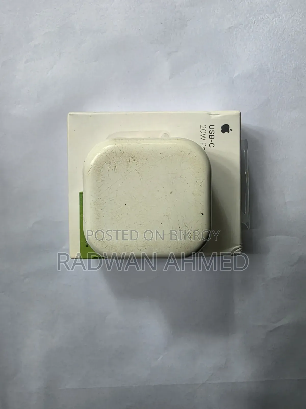Apple MagSafe Charger + Apple 20W USB-C Adapter