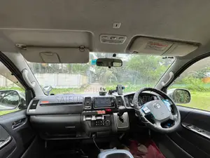 Toyota HiAce 2017
