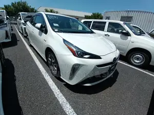 Toyota Prius 2020 Pearl