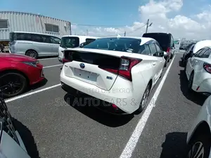 Toyota Prius 2020 Pearl