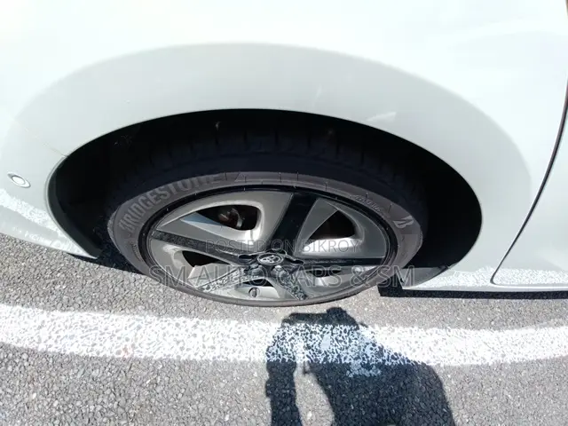 Toyota Prius 2020 Pearl
