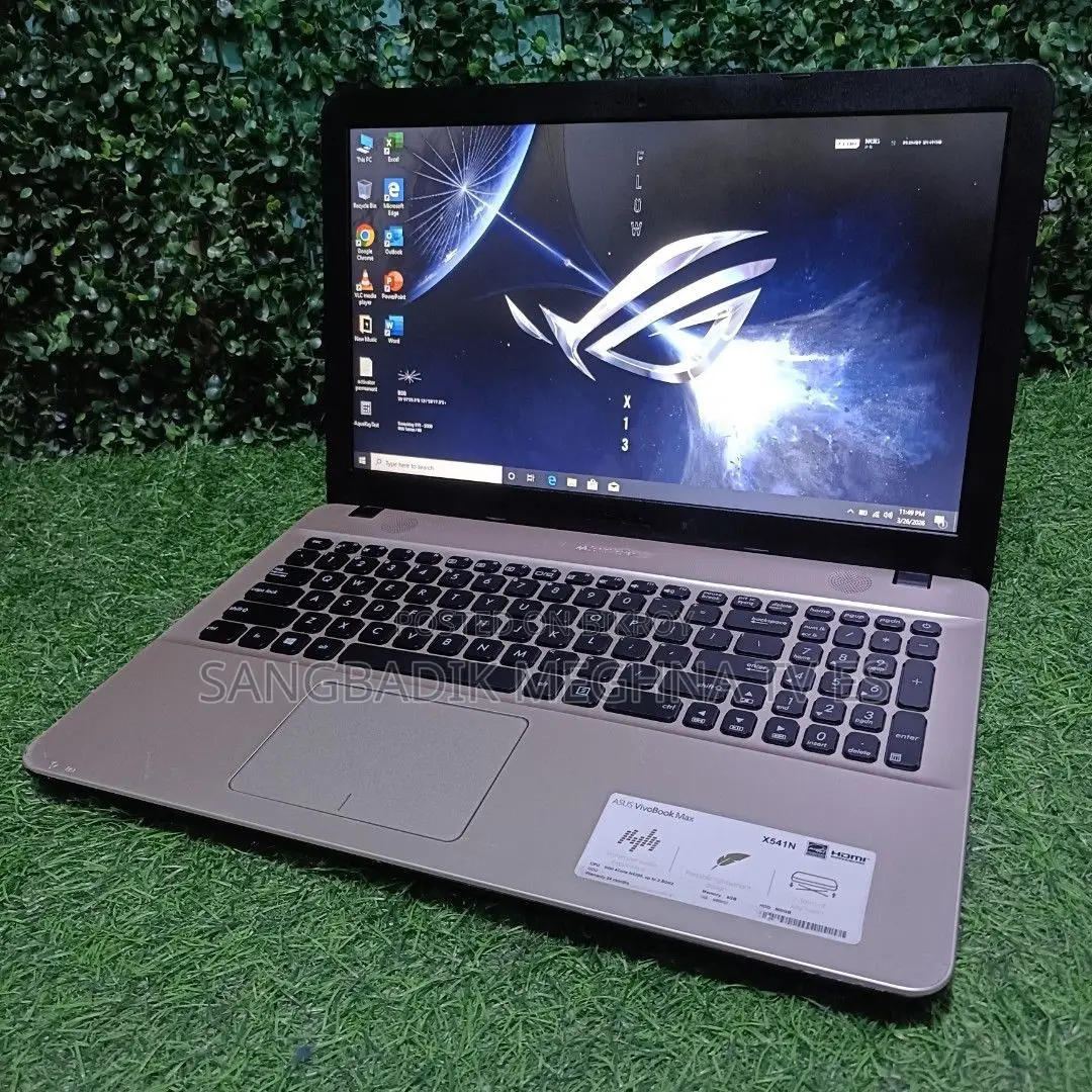 Laptop Asus 3GB Intel SSD 256GB