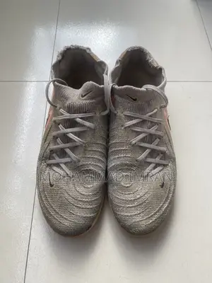 Nike Turf Size 39