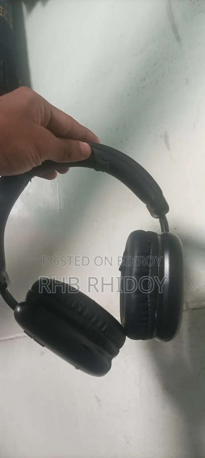 আমি একটা এয়ার পোর্ট বিক্রি করবো