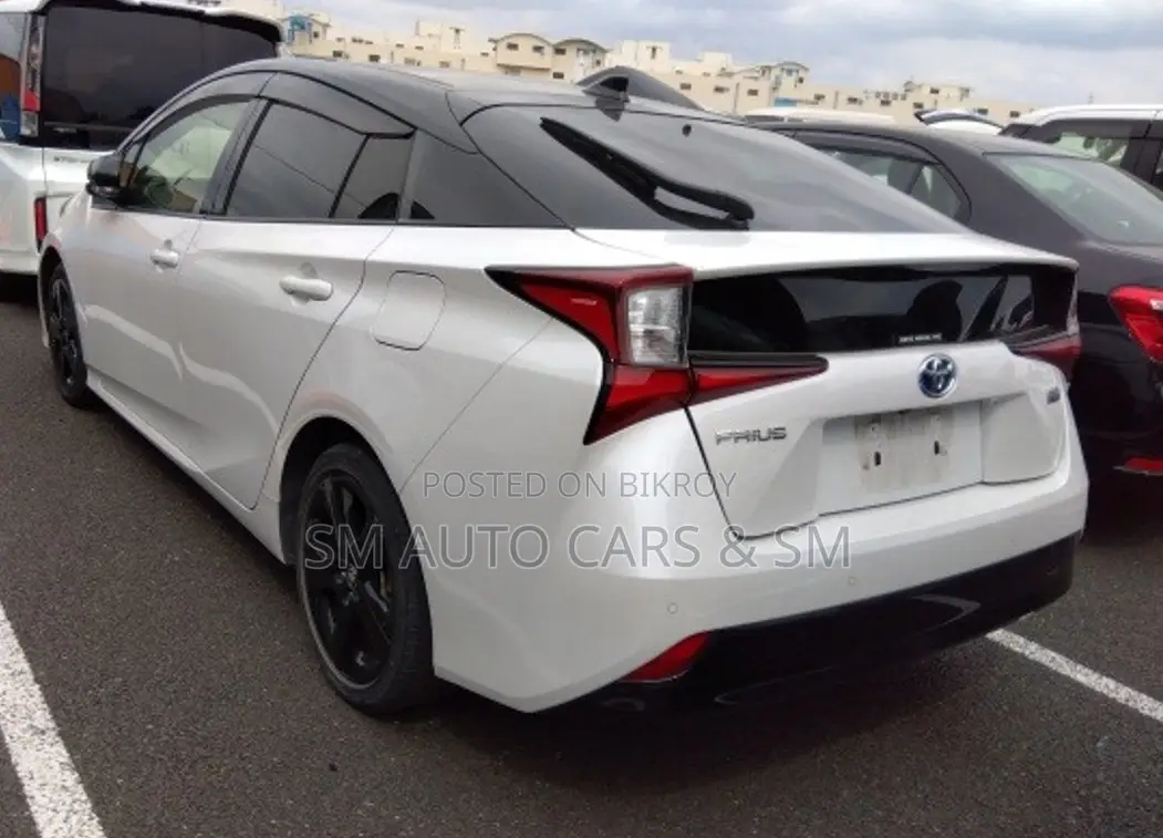 Toyota Prius 2021 Pearl