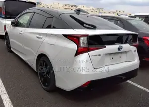 Toyota Prius 2021 Pearl
