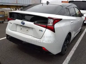 Toyota Prius 2021 Pearl