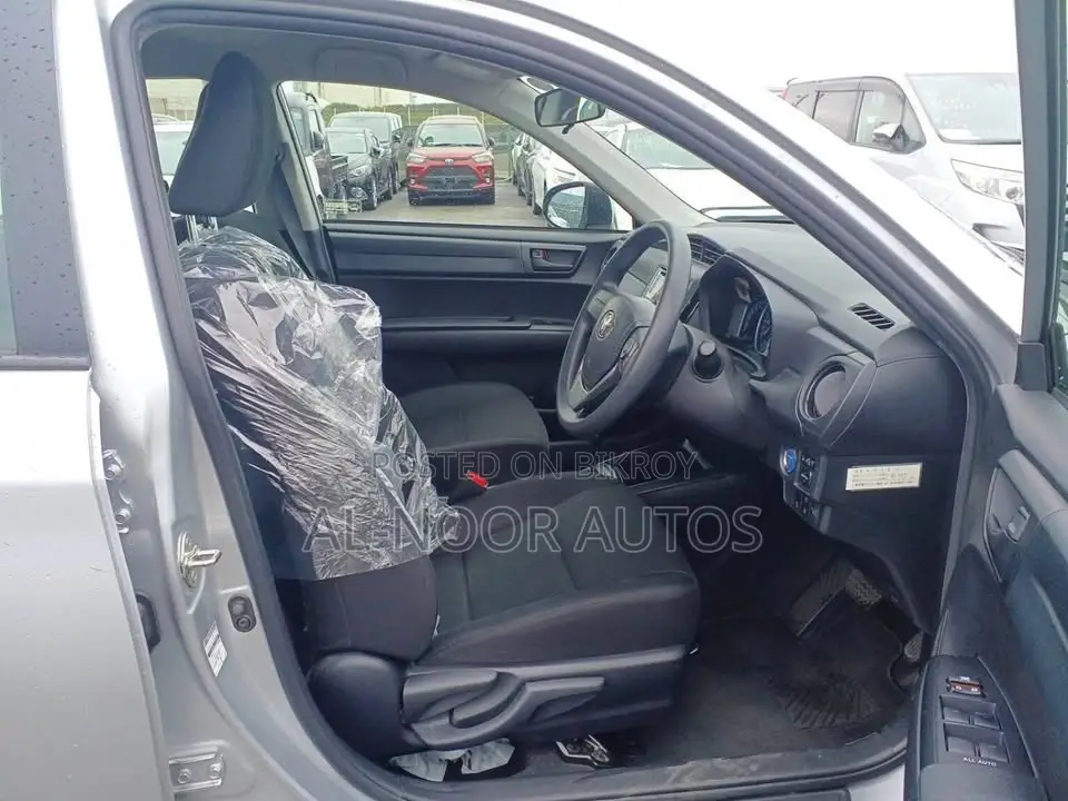 Toyota Axio 2021 Silver