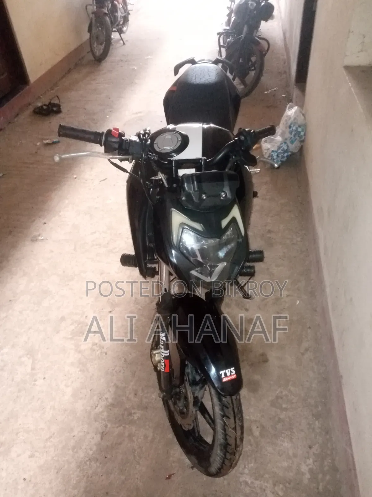 TVS Apache RTR 160 4V 2022 Black