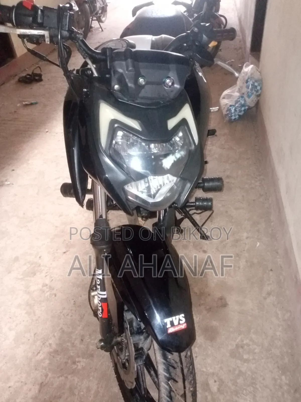 TVS Apache RTR 160 4V 2022 Black