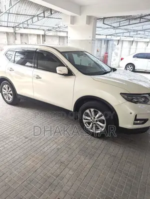 Nissan X-Trail 2.0 Petrol FWD 2014 Pearl