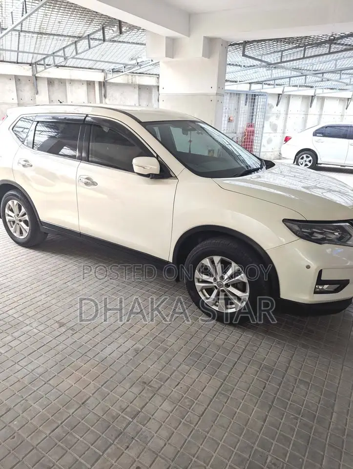 Nissan X-Trail 2.0 Petrol FWD 2014 Pearl