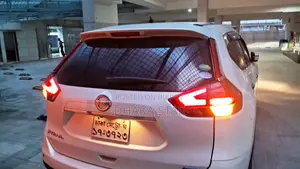 Nissan X-Trail 2.0 Petrol FWD 2014 Pearl
