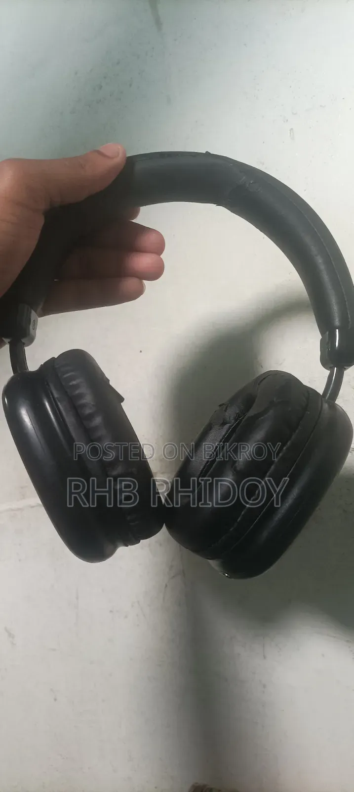 আমি একটা এয়ার পোর্ট বিক্রি করবো
