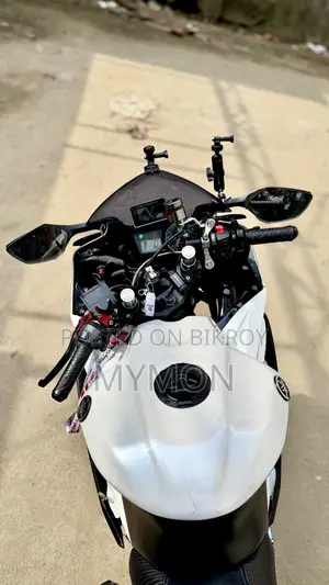 Yamaha R15 V3 2016
