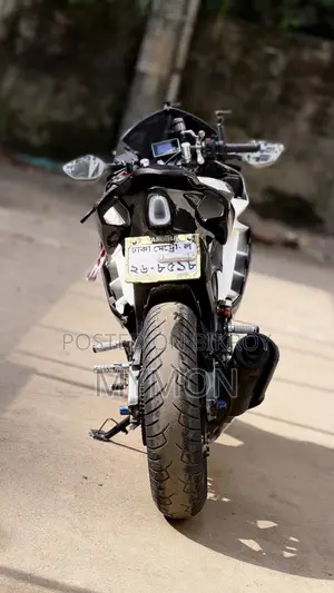 Yamaha R15 V3 2016