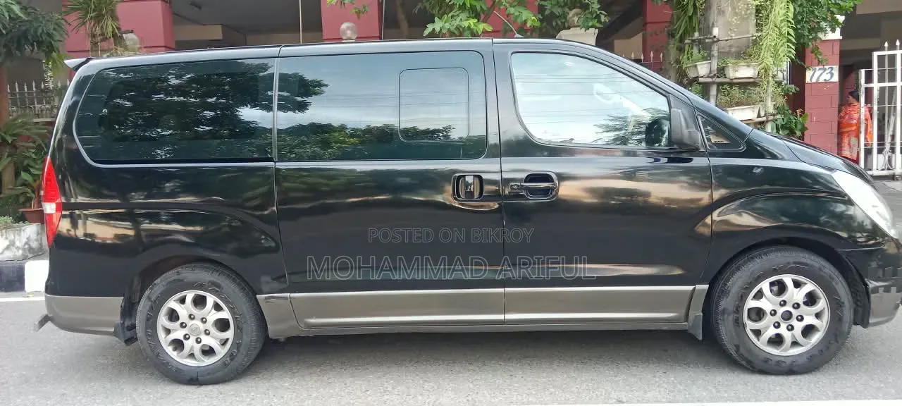 Hyundai H1 2013 Black