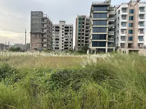 Block-L,(3+3)=6 Katha,Face- South,Near-130' Road,Bashundhara R/A