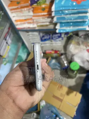 Apple iPhone XR 128 GB White