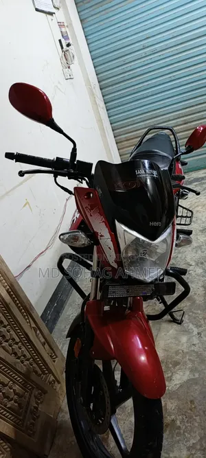 Hero Hunk 150 2018 Red