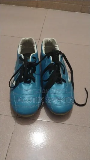 Football Shoes / Cleats