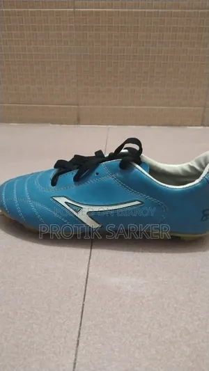 Football Shoes / Cleats