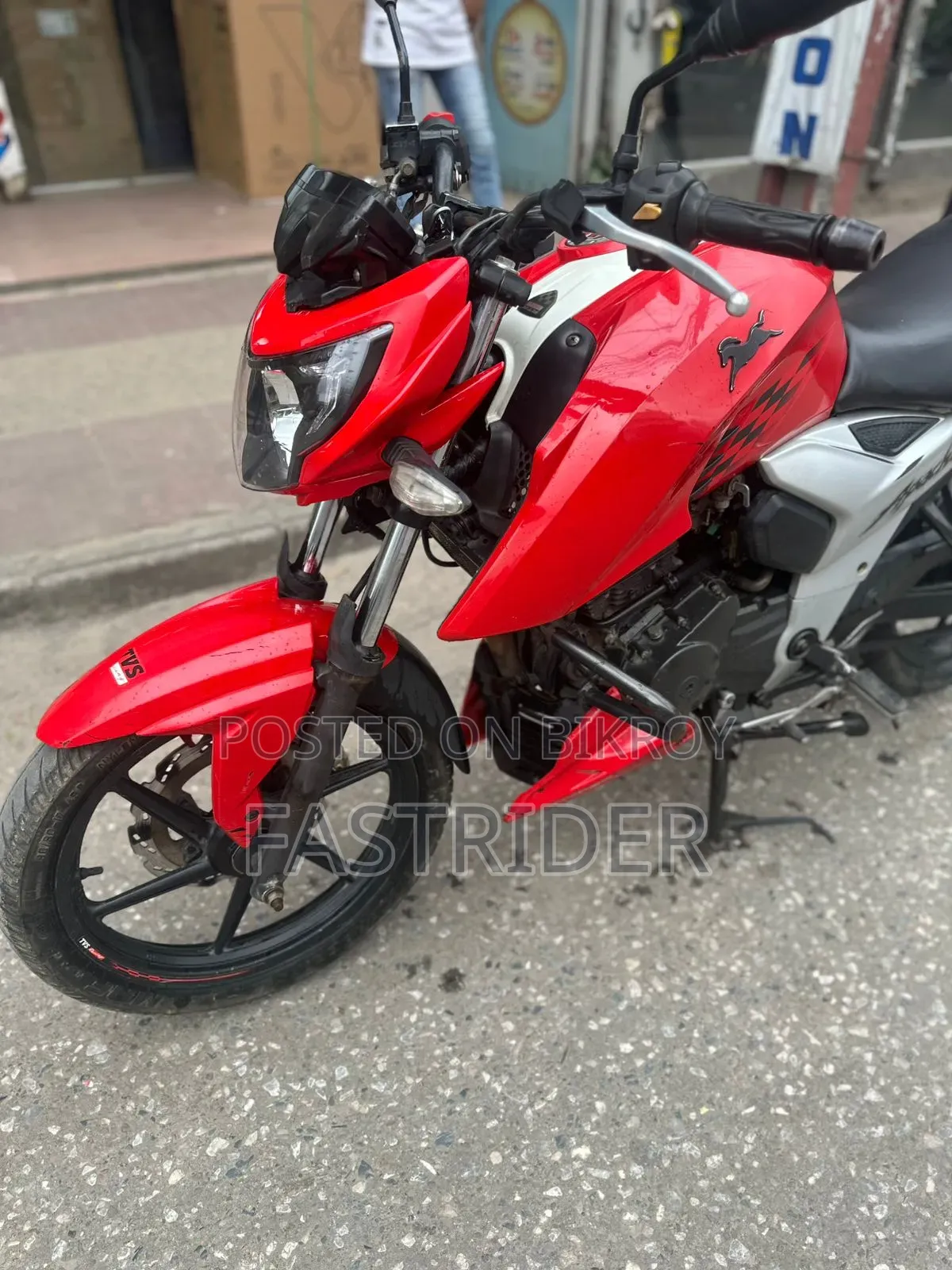 TVS Apache 160 4V 2020 Red
