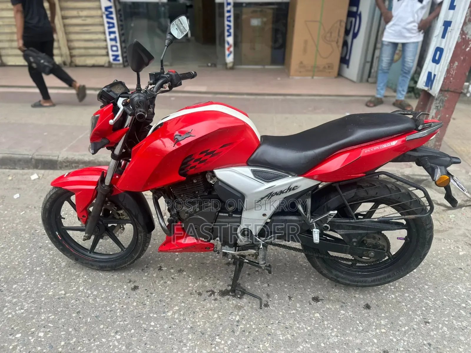 TVS Apache 160 4V 2020 Red