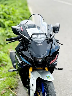 Yamaha R15M 2023 Silver
