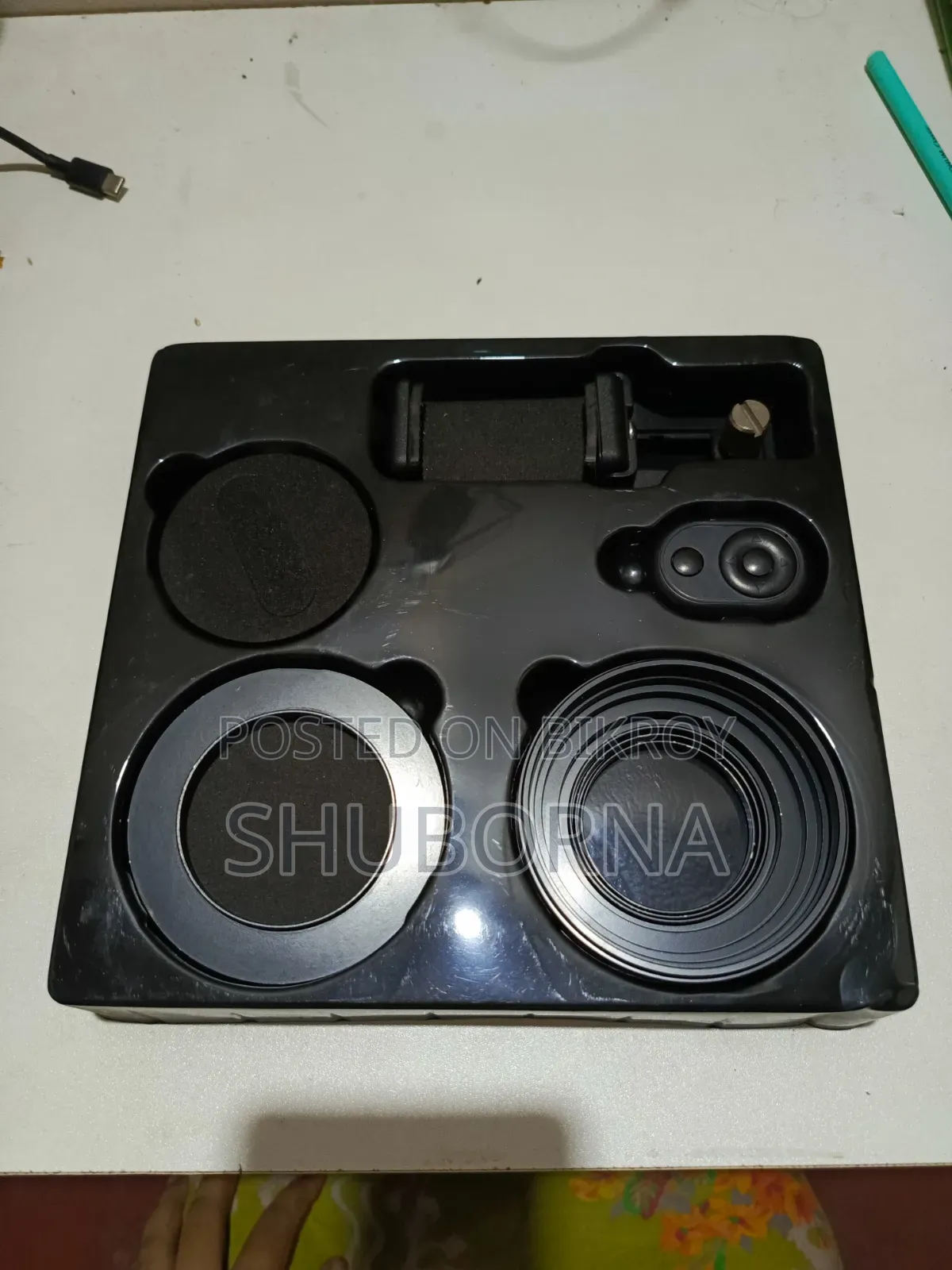 Telepromoter Device for Creating Documentary Videos or Present News.