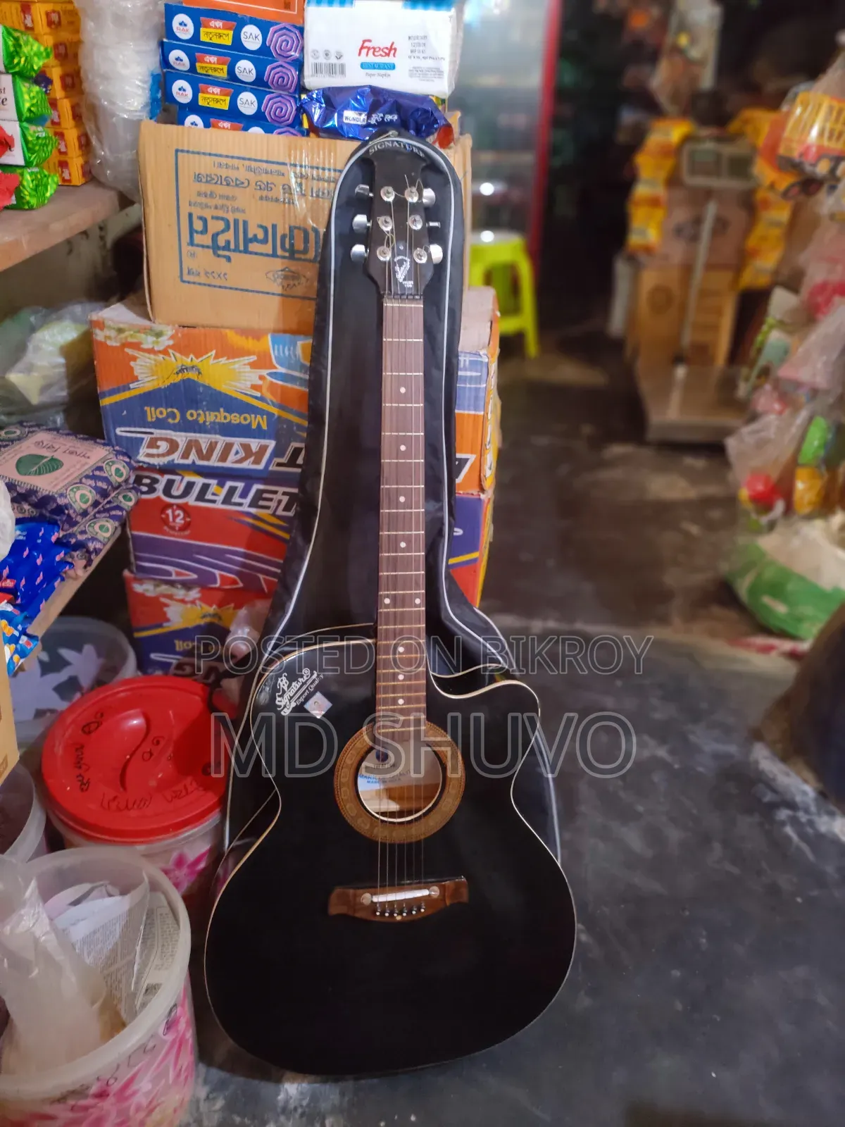 Signature গিটার ইমারজেন্সি বিক্রি করবো