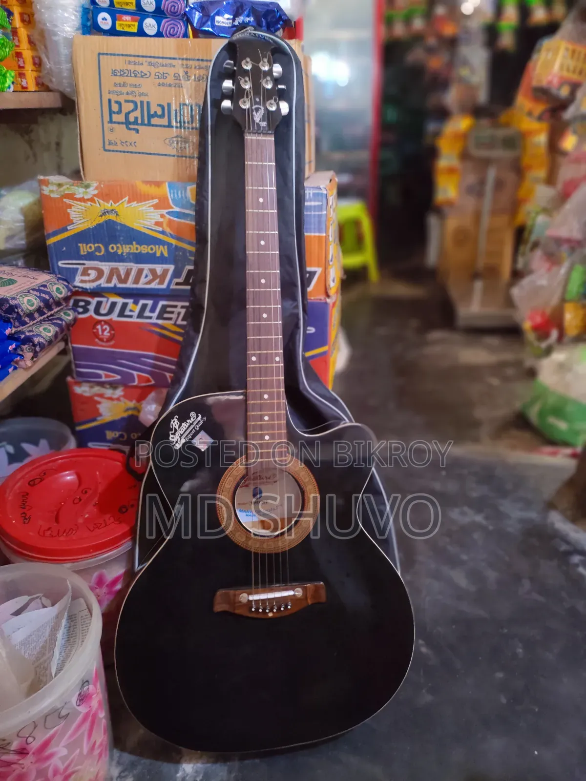 Signature গিটার ইমারজেন্সি বিক্রি করবো