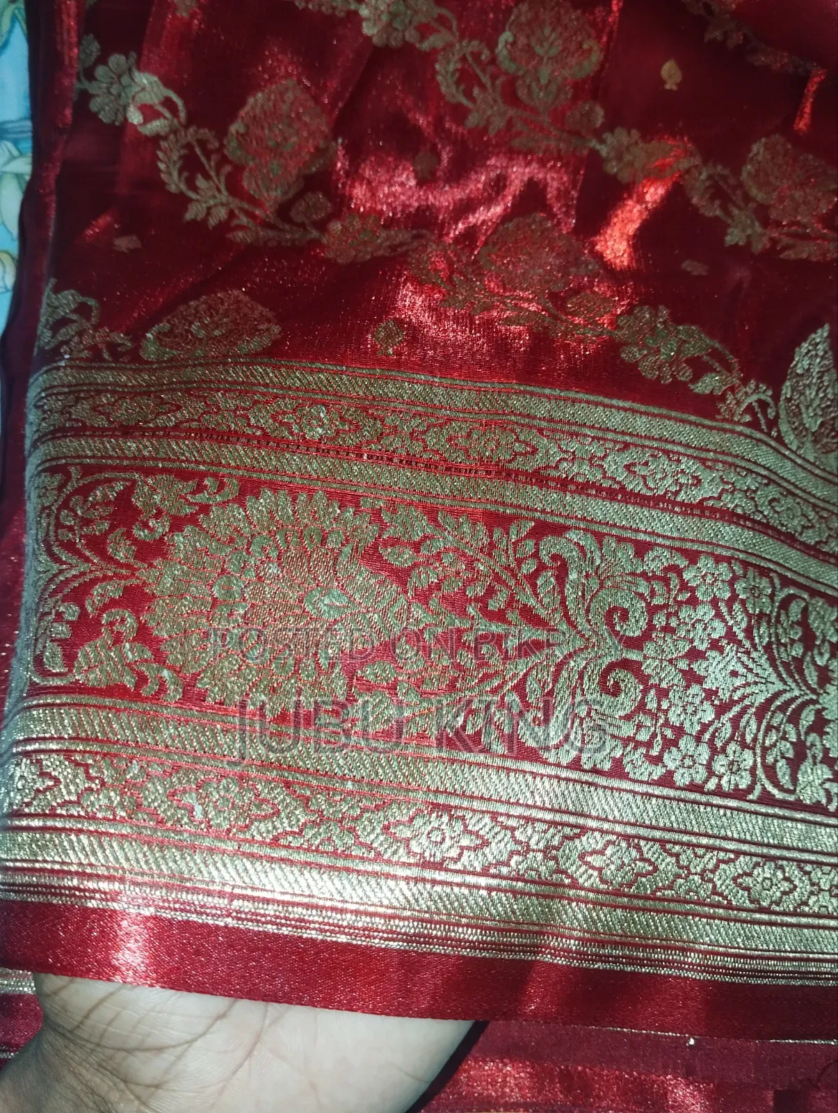 শাড়ি বিক্রির জন্য