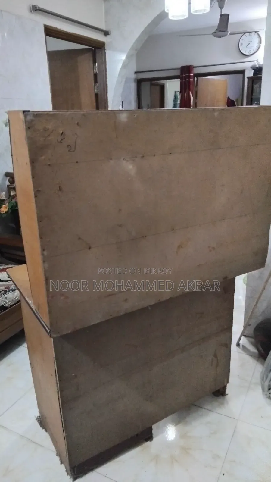 কমলাপুর স্টেডিয়ামের পিছনে, পুরাতন রিডিং টেবিল বিক্রি করব